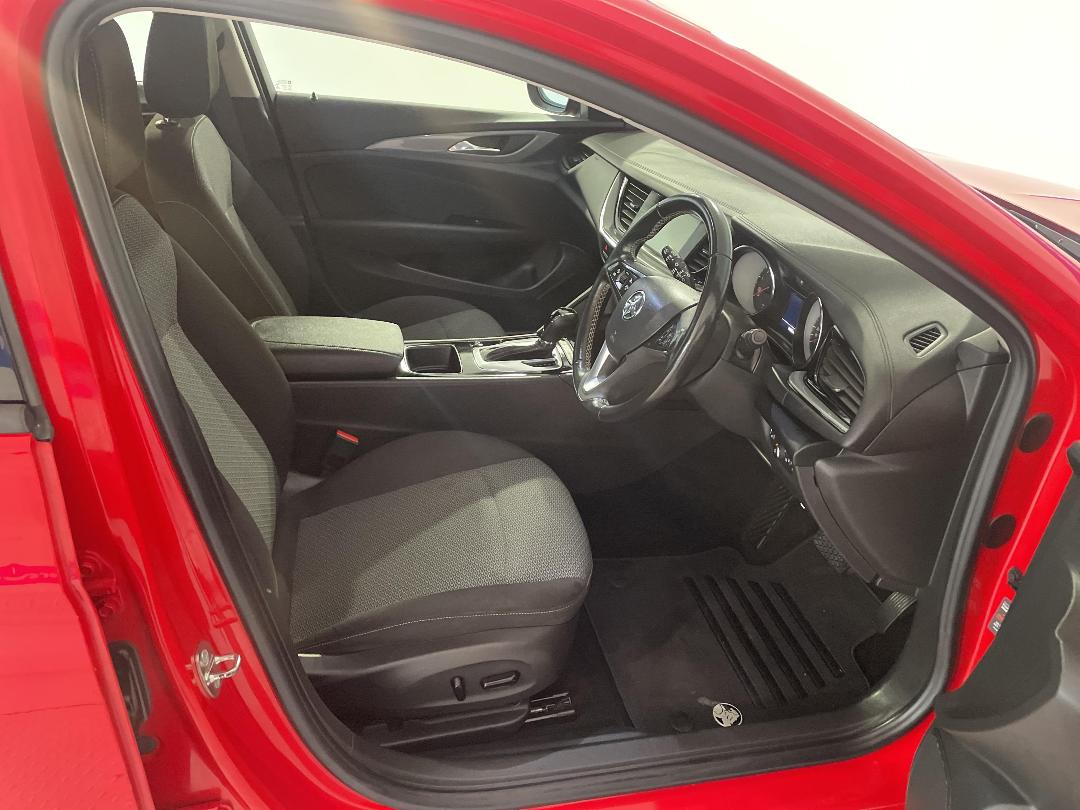 Photo '16' of Holden Commodore