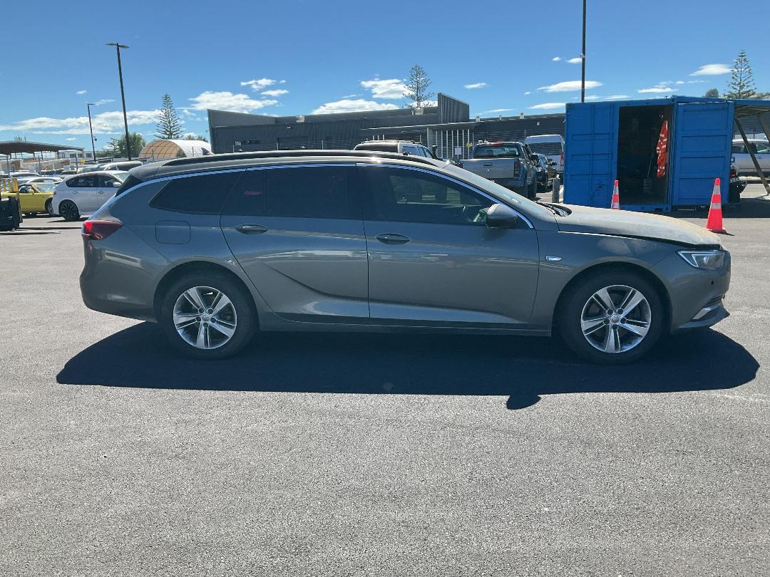Photo '2' of Holden Commodore LT Wagon Photo '2' of Holden Commodore LT Wagon