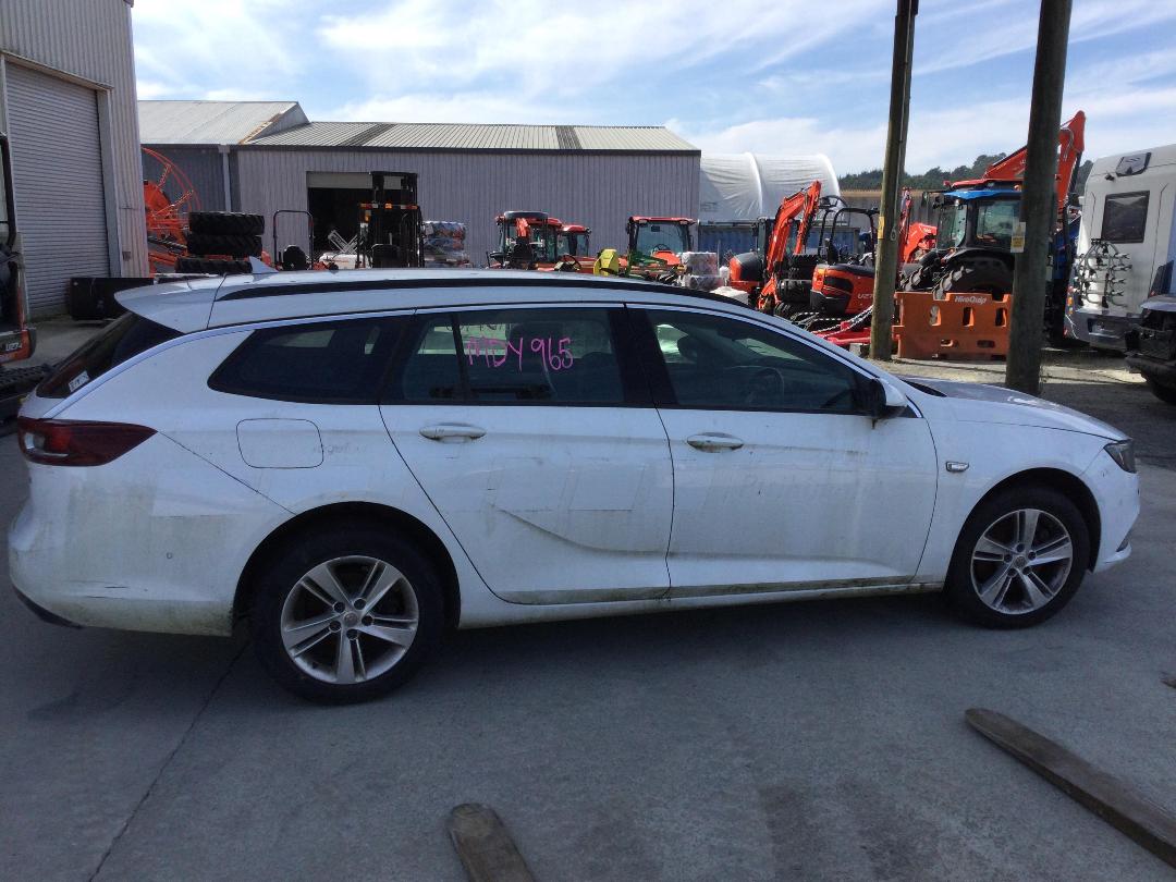 Photo '8' of Holden Commodore LT Wagon