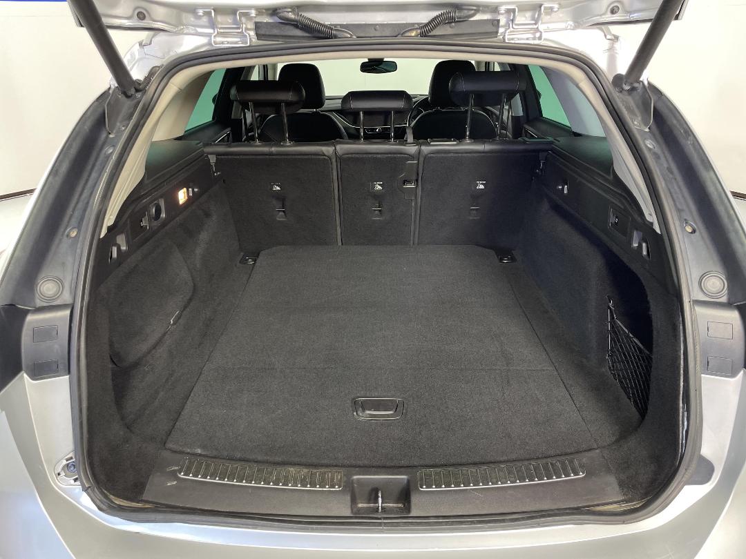 Photo '14' of Holden Commodore