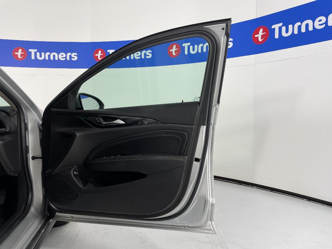 Photo '15' of Holden Commodore