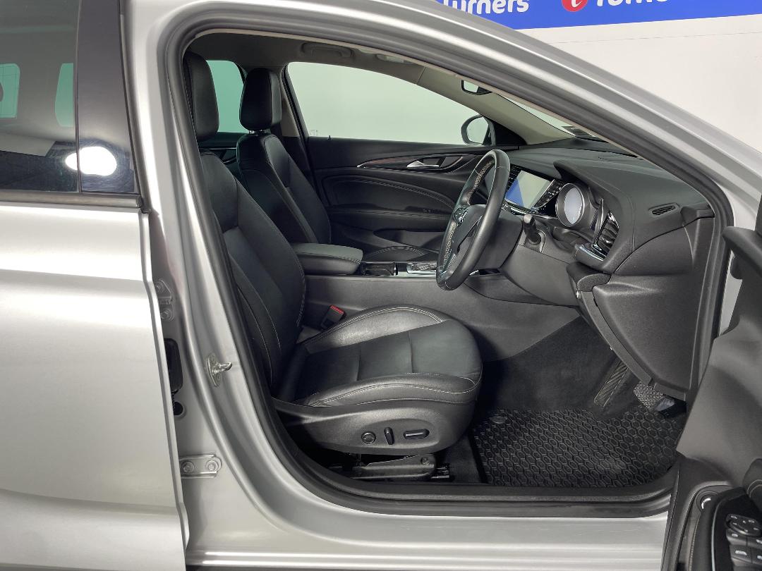 Photo '16' of Holden Commodore