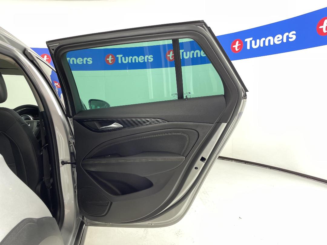 Photo '19' of Holden Commodore