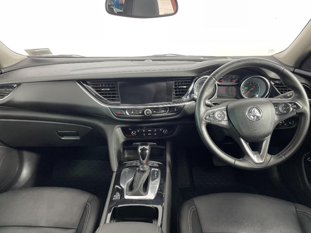 Photo '18' of Holden Commodore