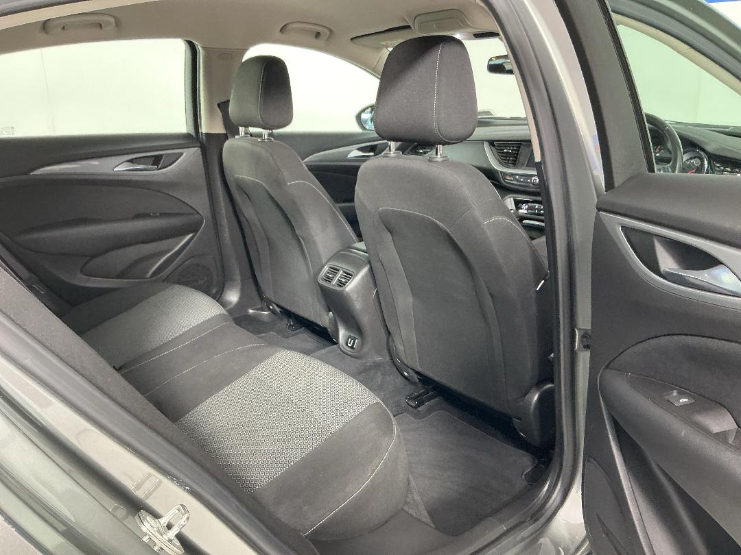 Photo '20' of Holden Commodore