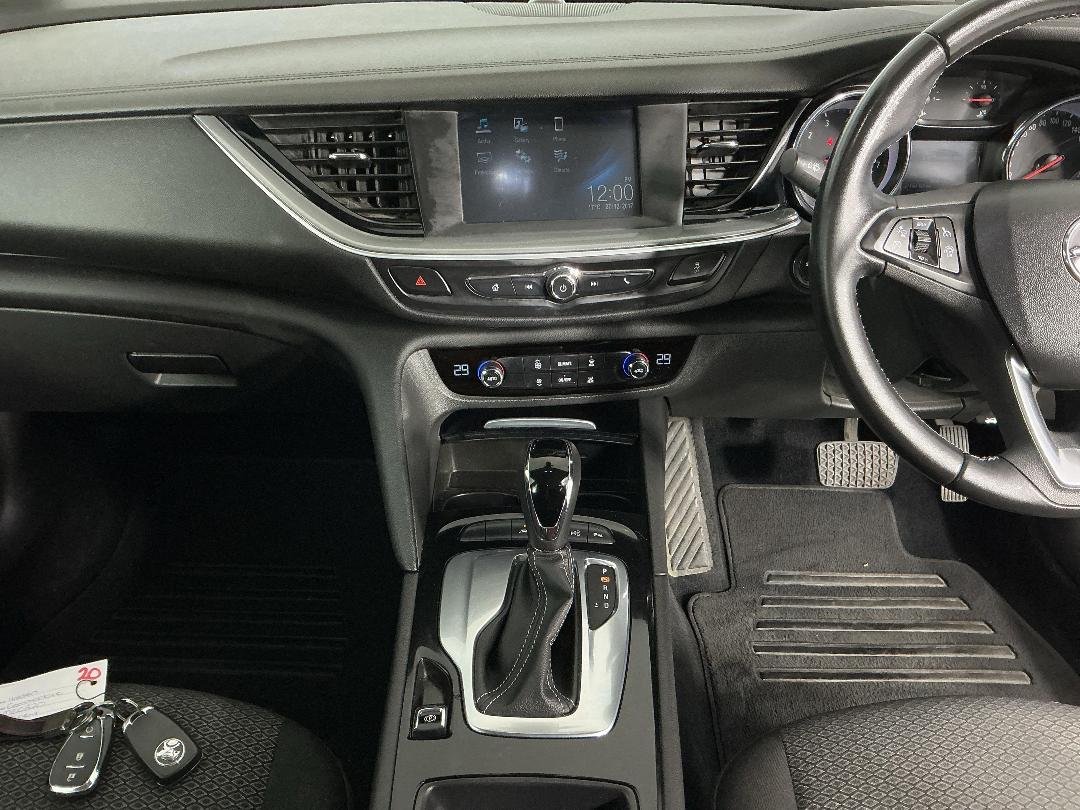 Photo '18' of Holden Commodore