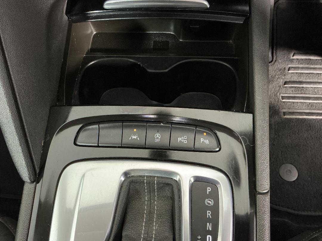 Photo '23' of Holden Commodore