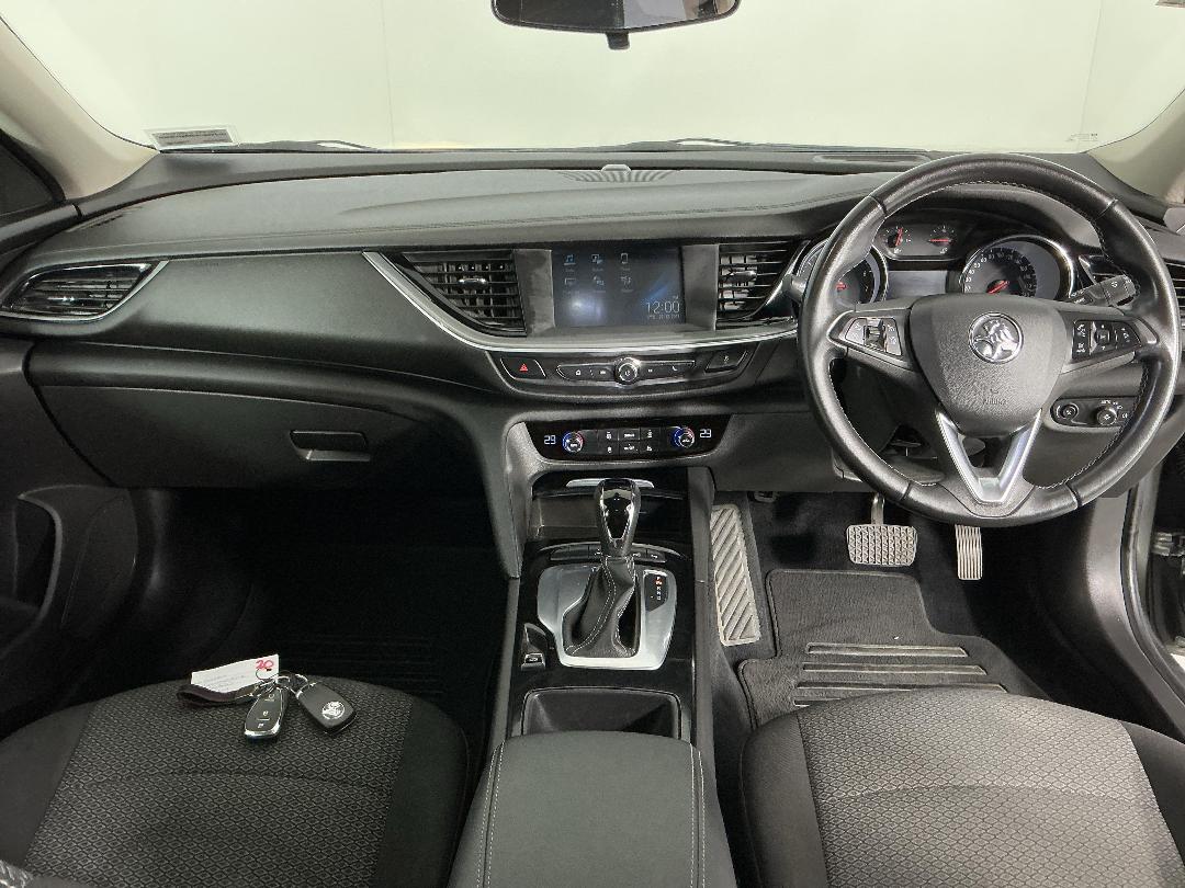 Photo '17' of Holden Commodore