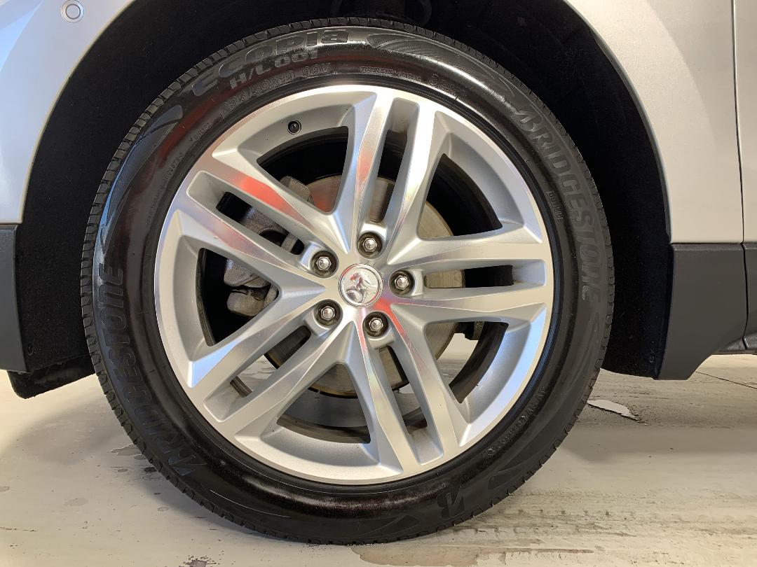 Photo '10' of Holden Equinox