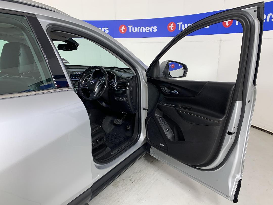 Photo '15' of Holden Equinox