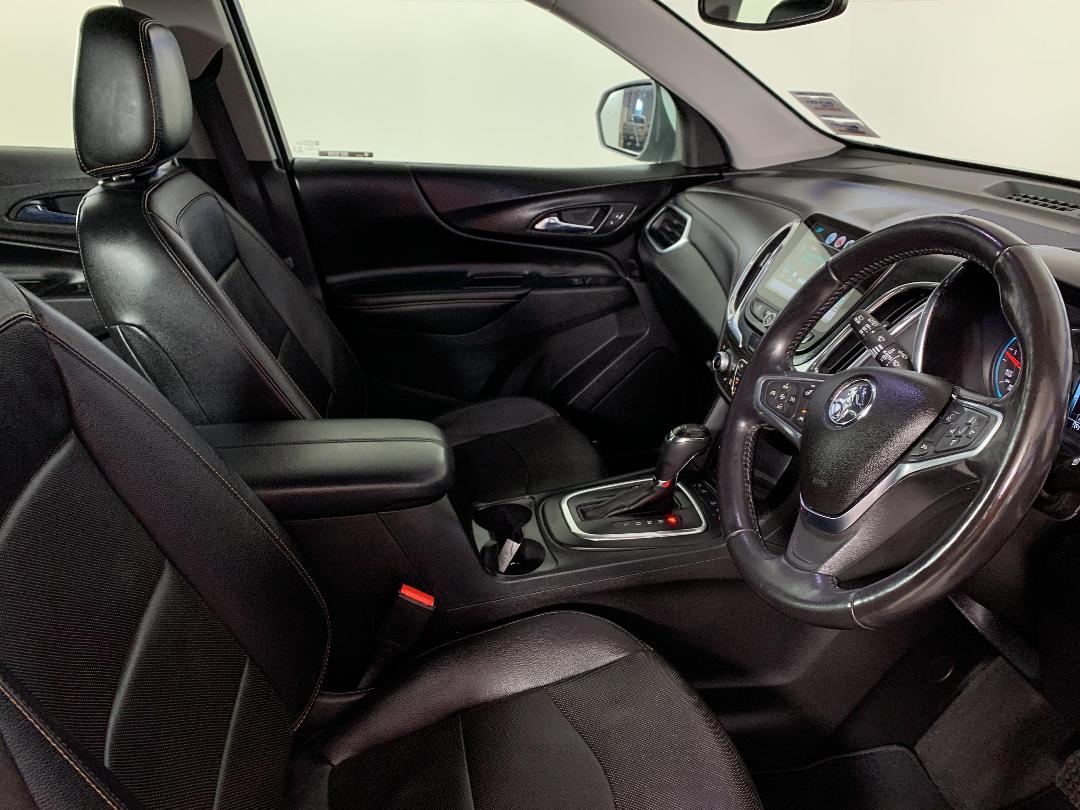 Photo '16' of Holden Equinox