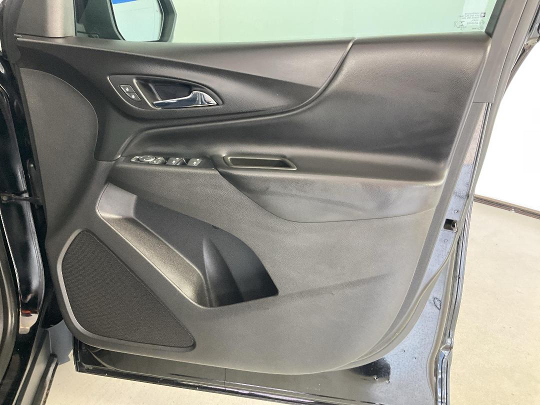 Photo '15' of Holden Equinox