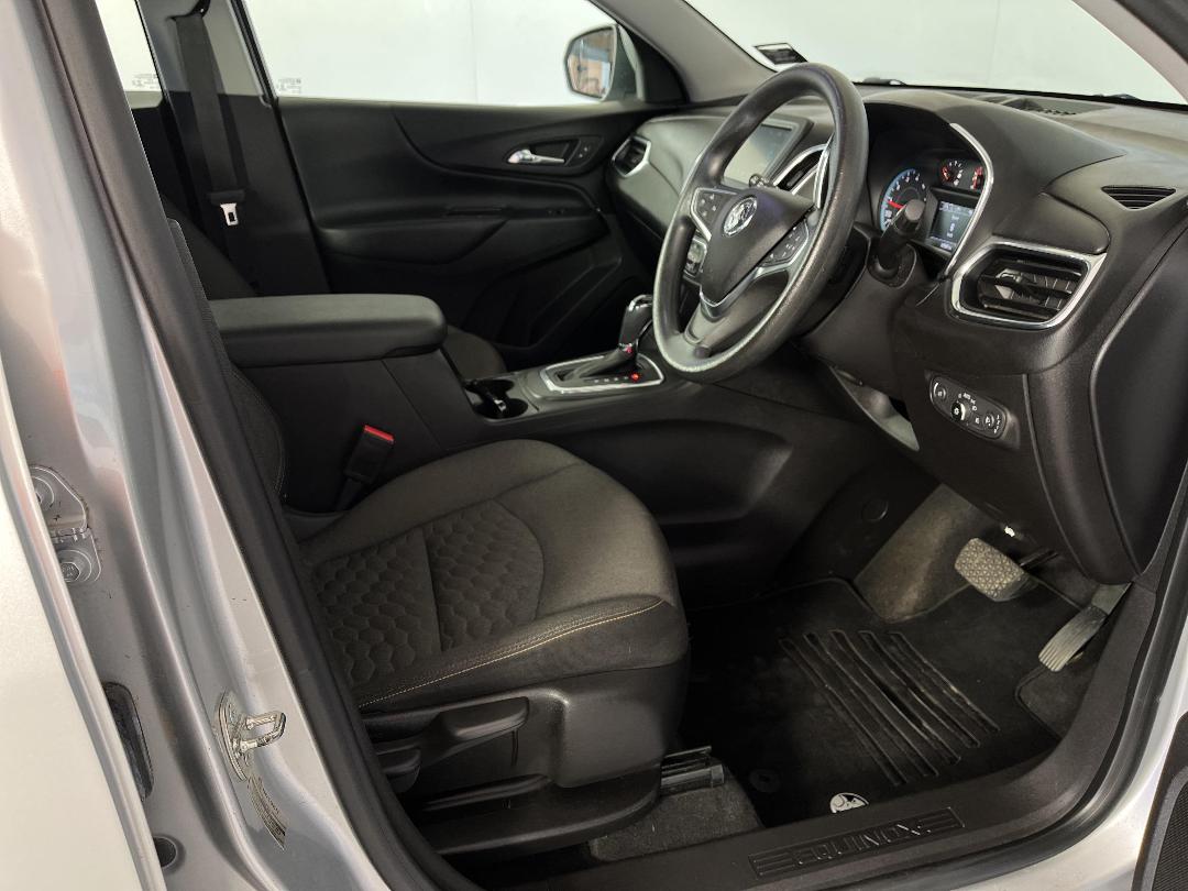 Photo '16' of Holden Equinox