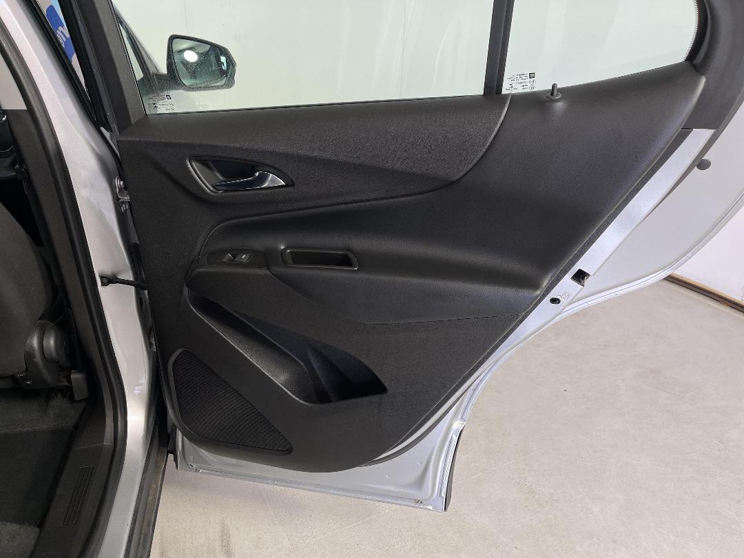 Photo '19' of Holden Equinox