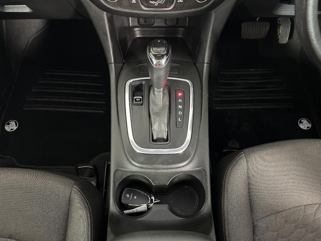 Photo '18' of Holden Equinox