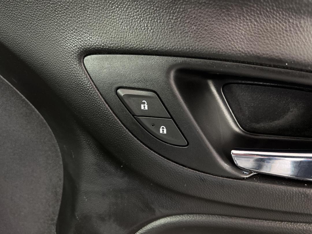 Photo '24' of Holden Equinox