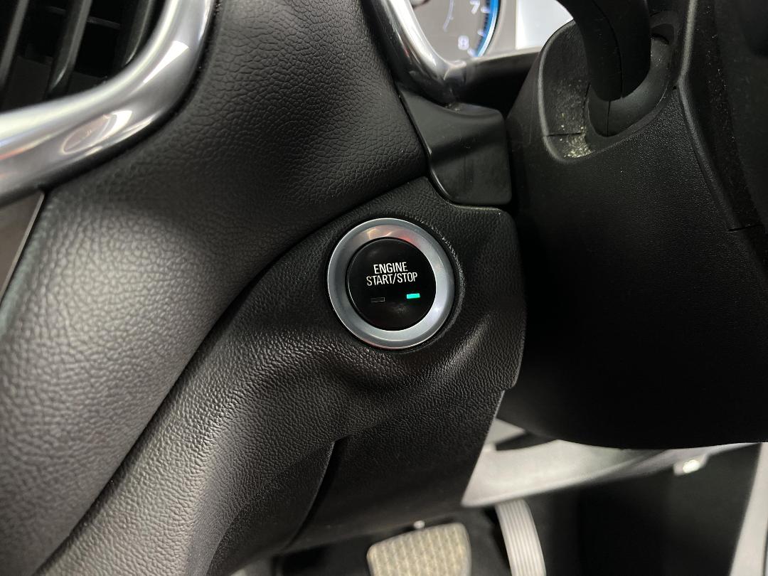 Photo '28' of Holden Equinox