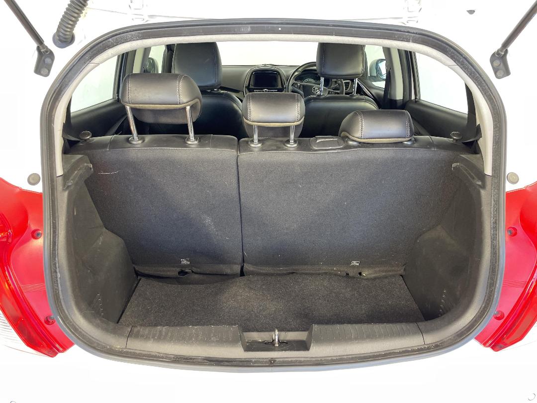 Photo '14' of Holden Spark