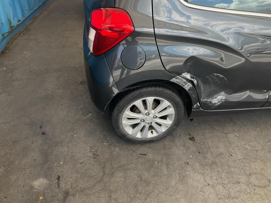 Photo '13' of Holden Spark LT