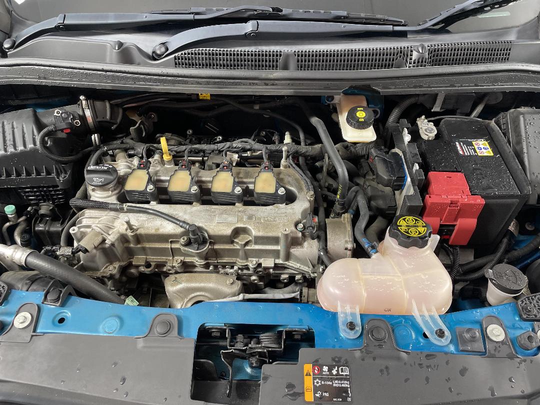 Photo '13' of Holden Spark