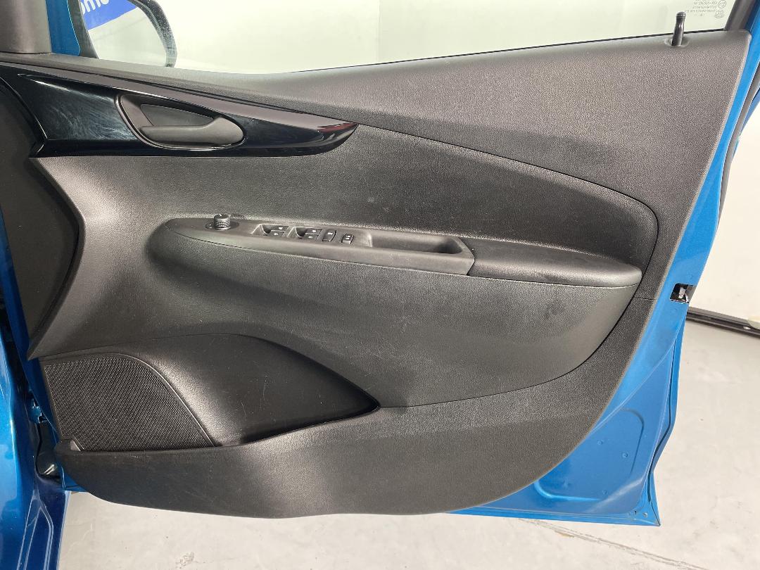 Photo '15' of Holden Spark