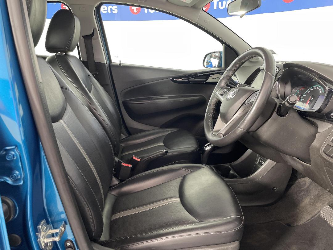 Photo '16' of Holden Spark