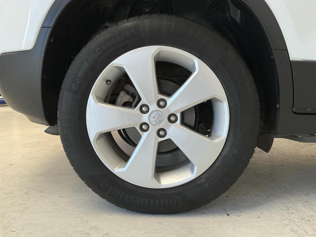 Photo '12' of Holden Trax