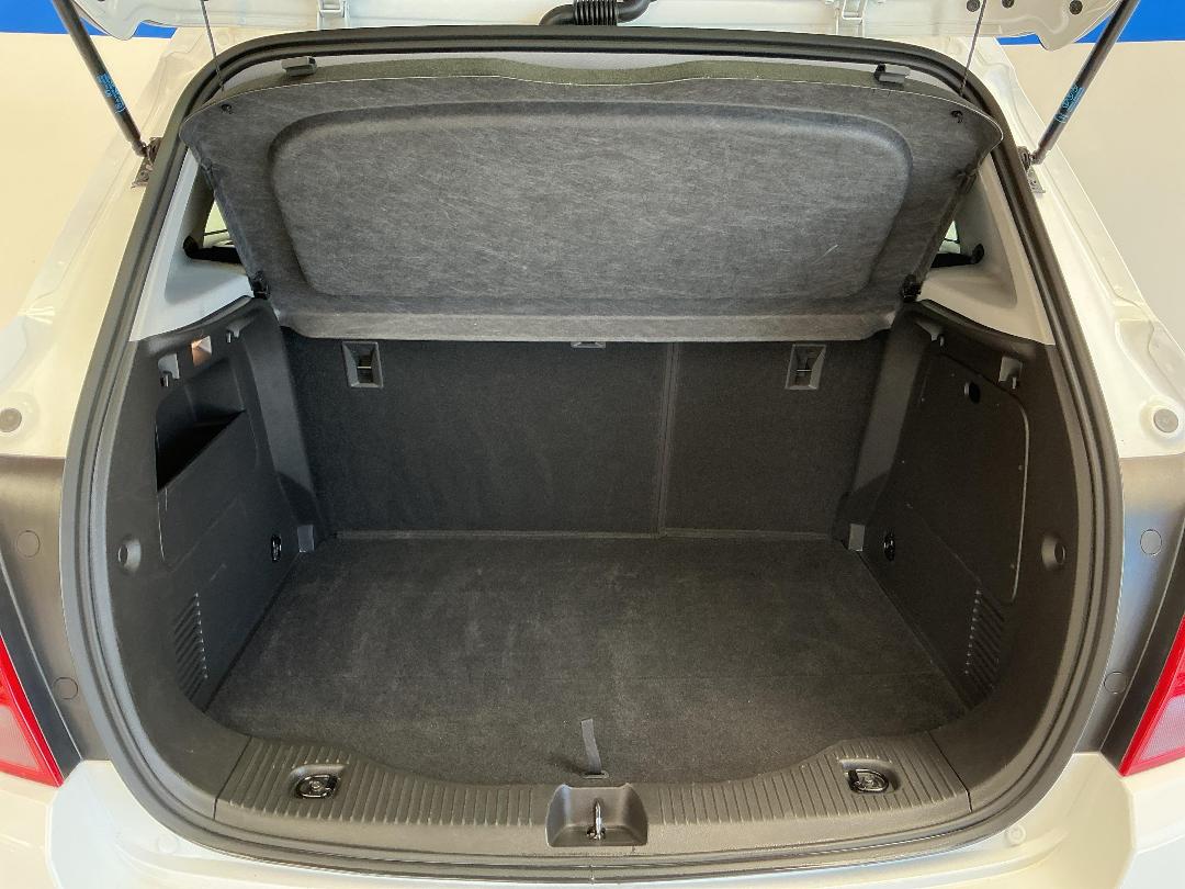 Photo '14' of Holden Trax