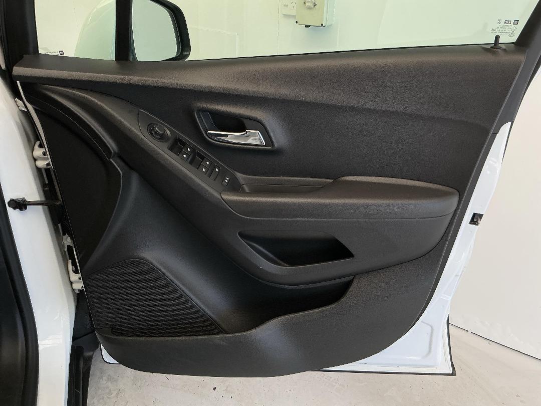 Photo '15' of Holden Trax