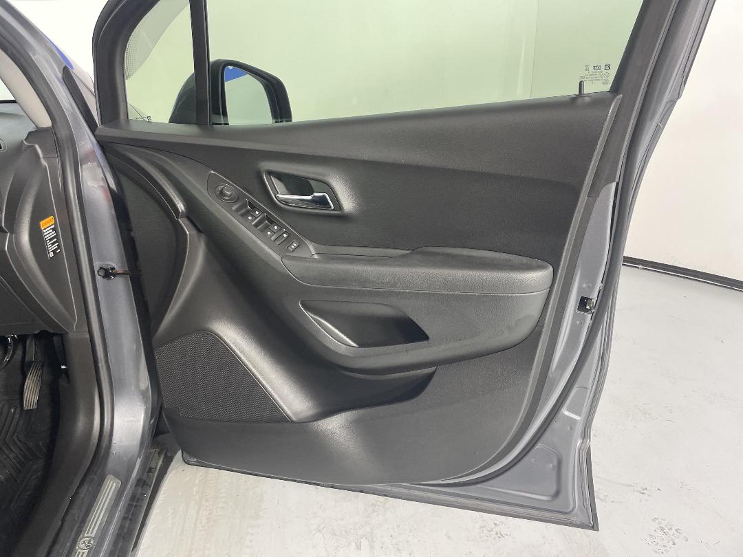 Photo '15' of Holden Trax Photo '15' of Holden Trax