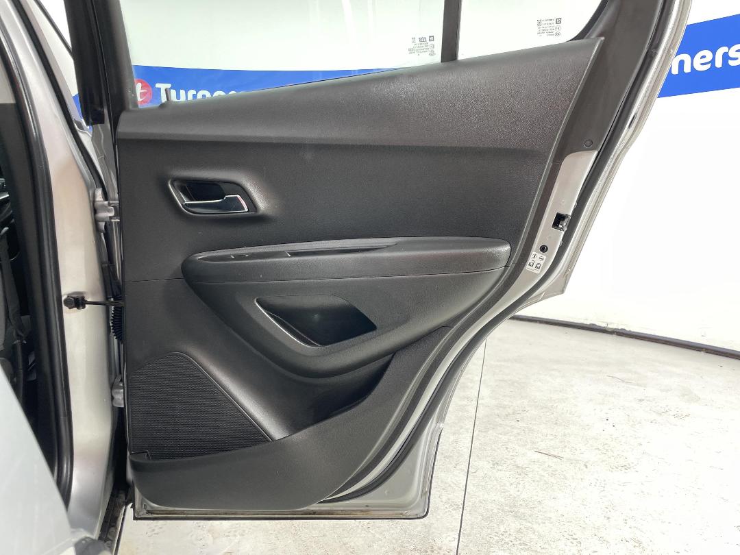 Photo '19' of Holden Trax