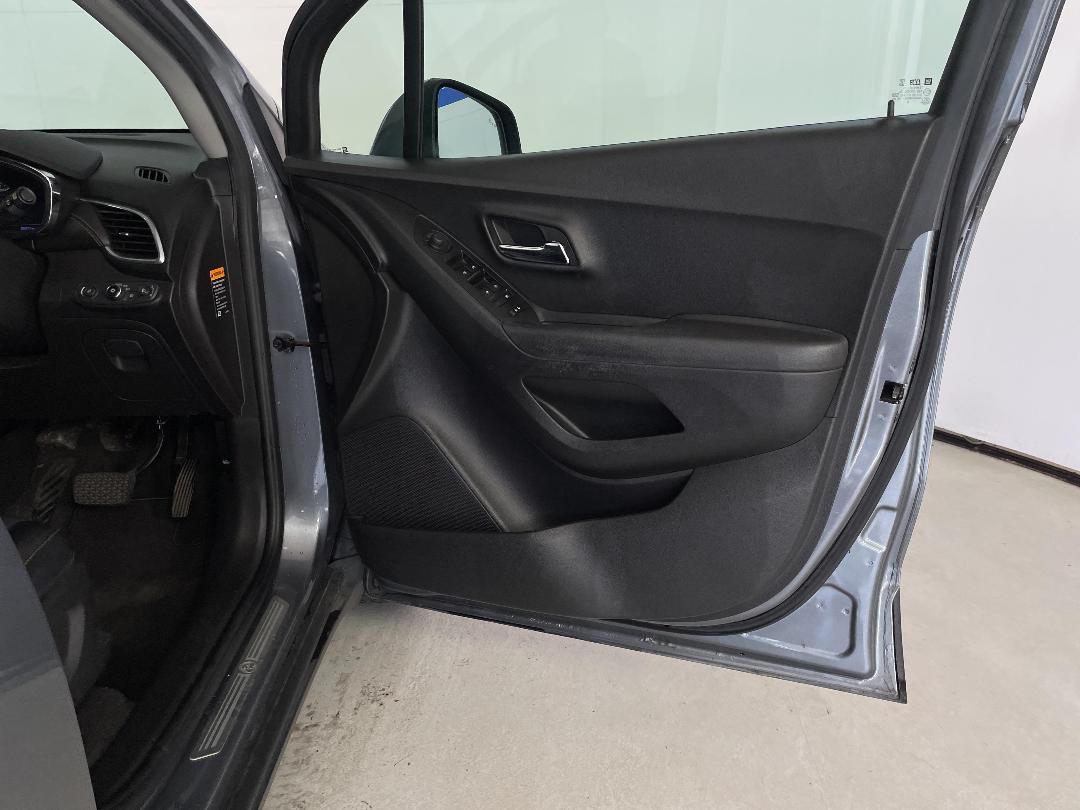 Photo '15' of Holden Trax Photo '15' of Holden Trax