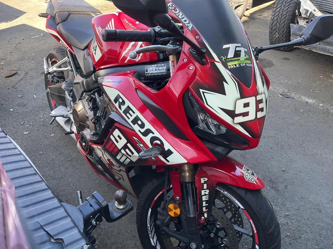 Photo '2' of Honda CBR 650 P