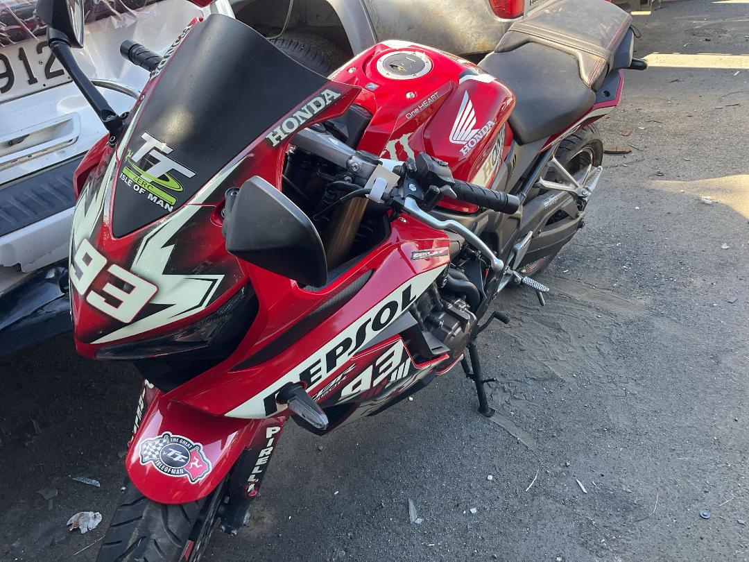 Photo '3' of Honda CBR 650 P