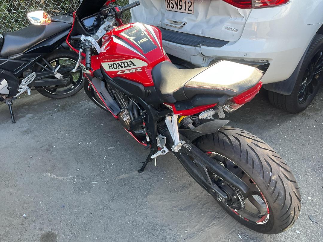 Photo '6' of Honda CBR 650 P