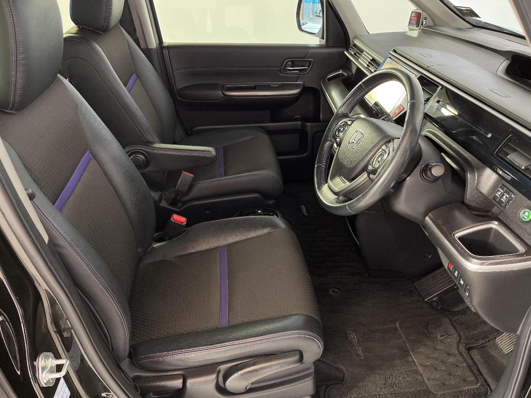 Photo '16' of Honda Stepwgn