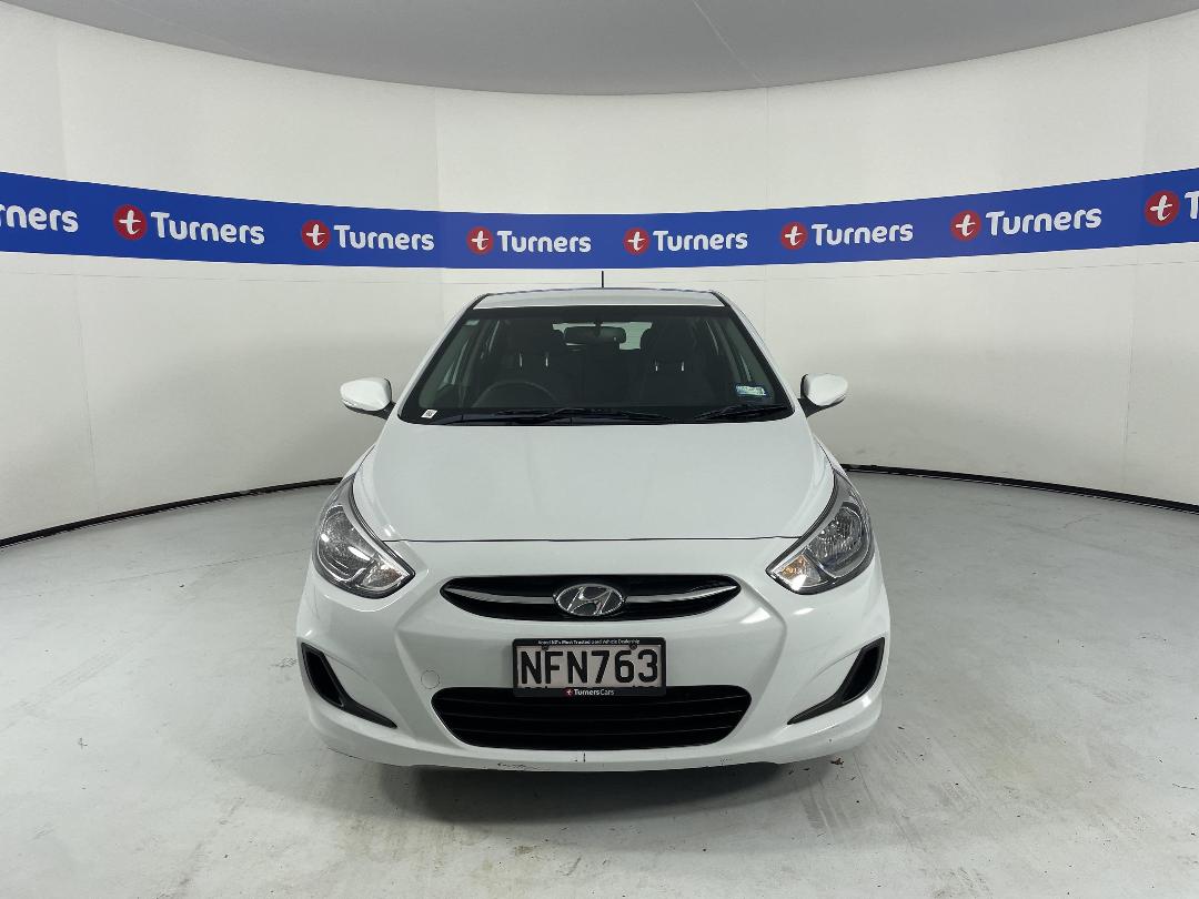 Photo '2' of Hyundai Accent