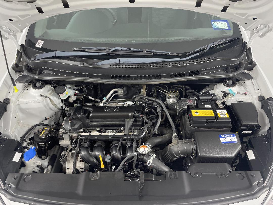 Photo '13' of Hyundai Accent