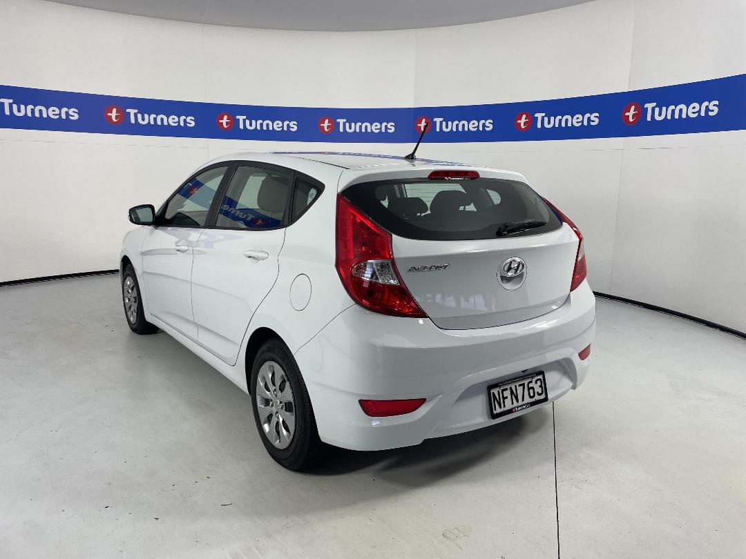 Photo '5' of Hyundai Accent