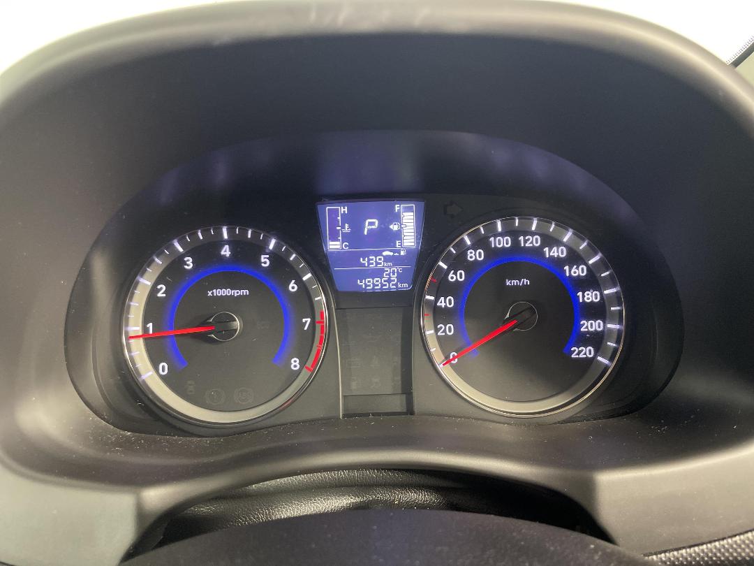 Photo '21' of Hyundai Accent