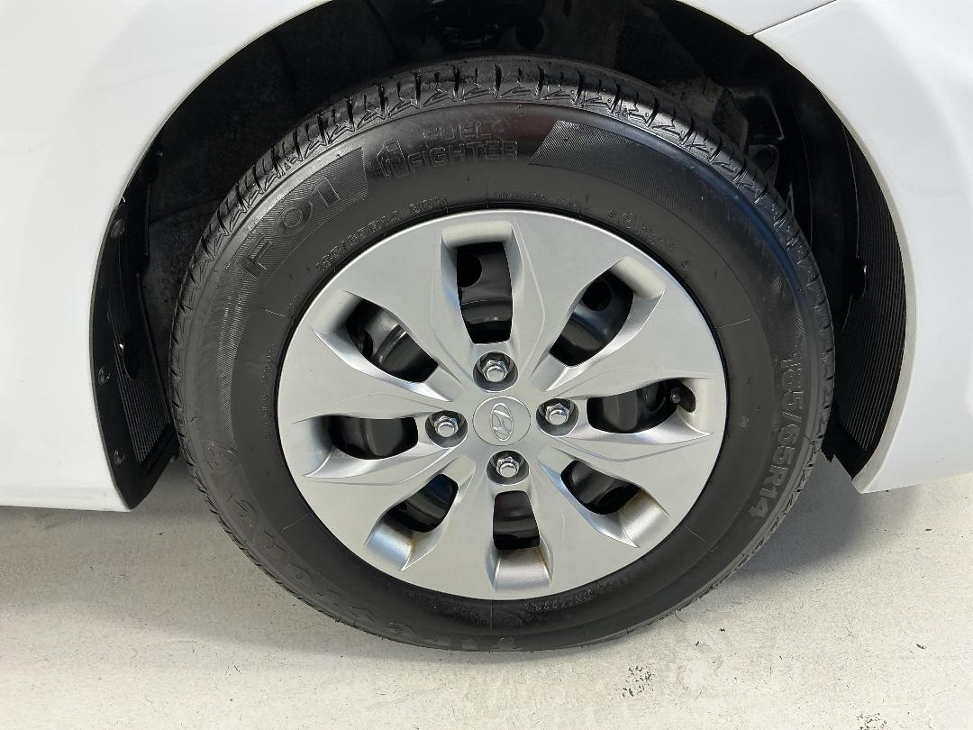 Photo '9' of Hyundai Accent