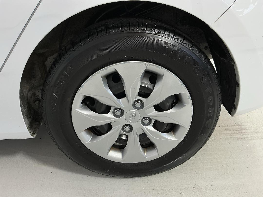 Photo '11' of Hyundai Accent