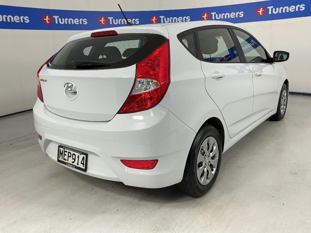 Photo '7' of Hyundai Accent