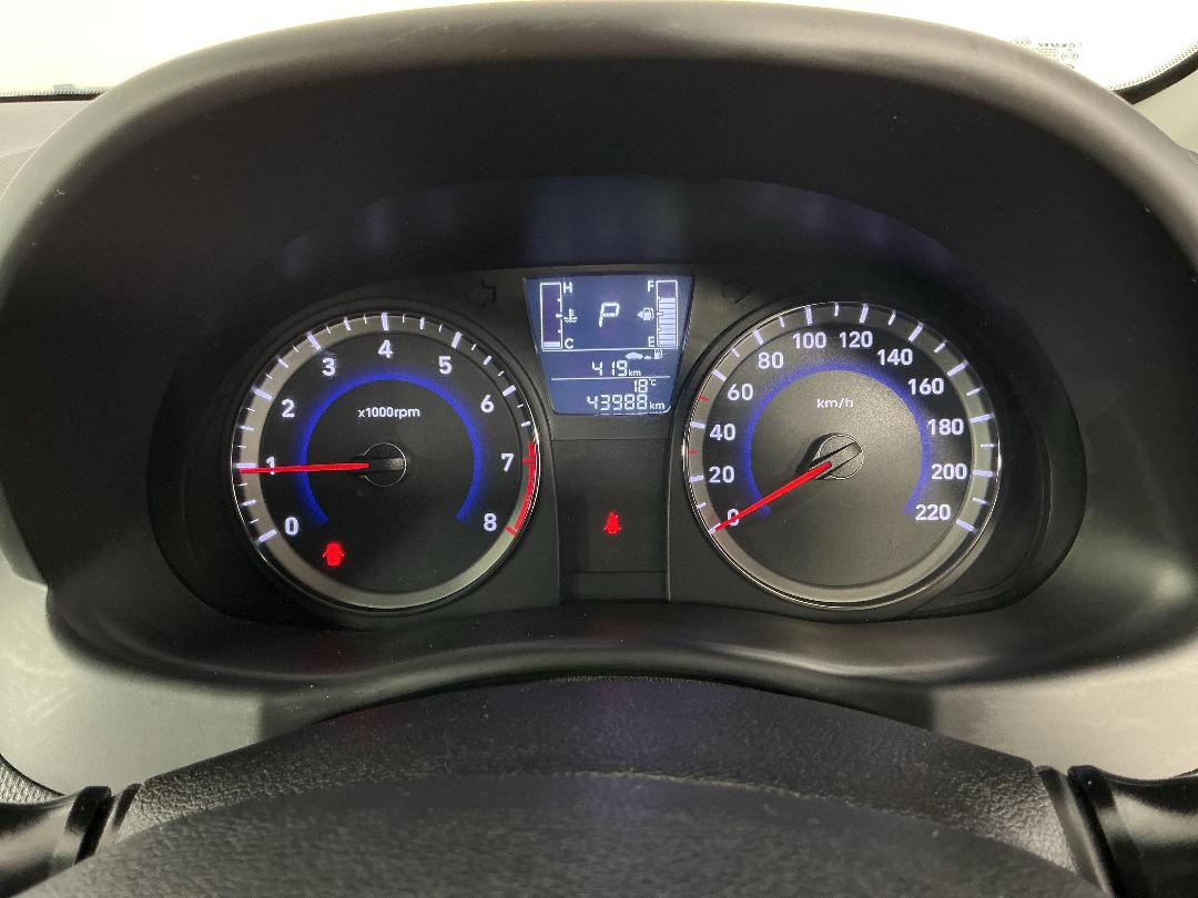 Photo '21' of Hyundai Accent