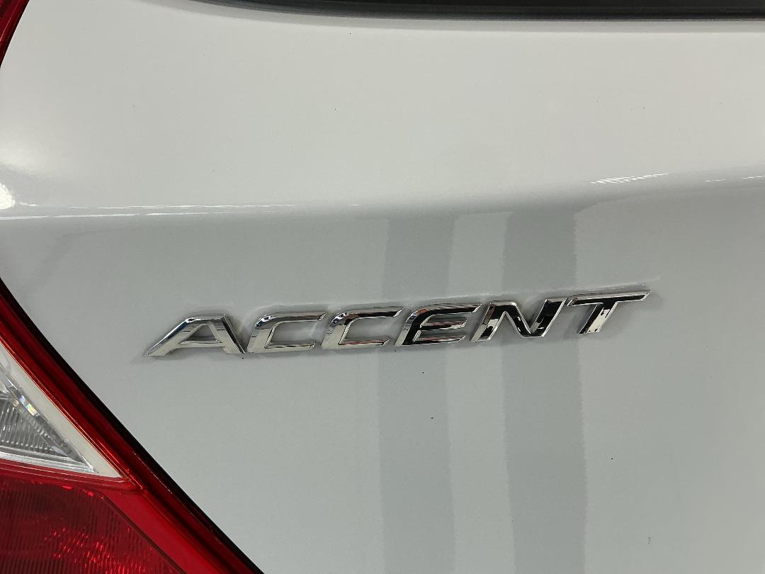 Photo '28' of Hyundai Accent