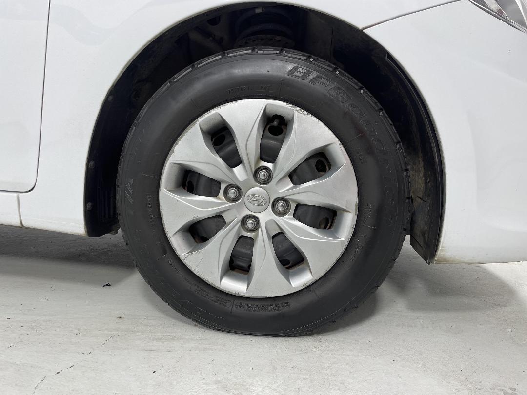 Photo '9' of Hyundai Accent