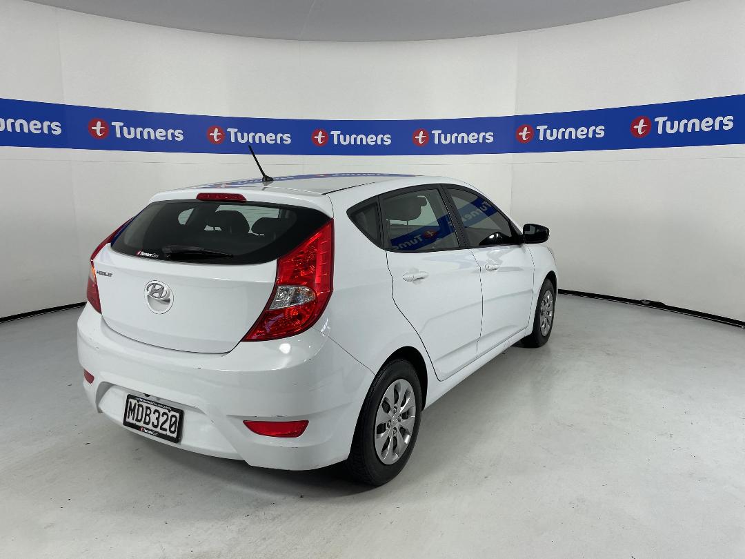 Photo '7' of Hyundai Accent