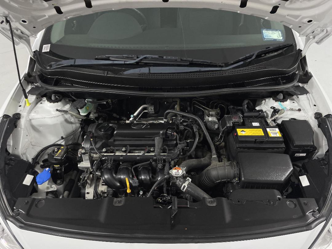 Photo '13' of Hyundai Accent