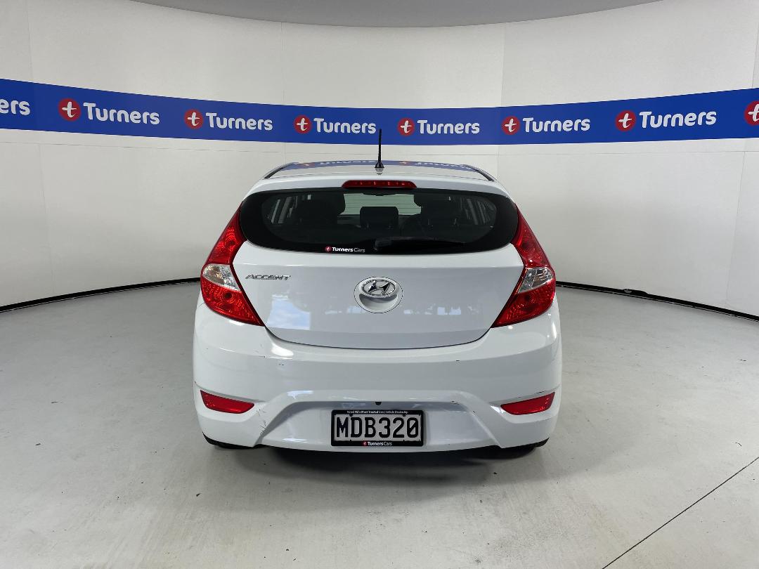 Photo '6' of Hyundai Accent