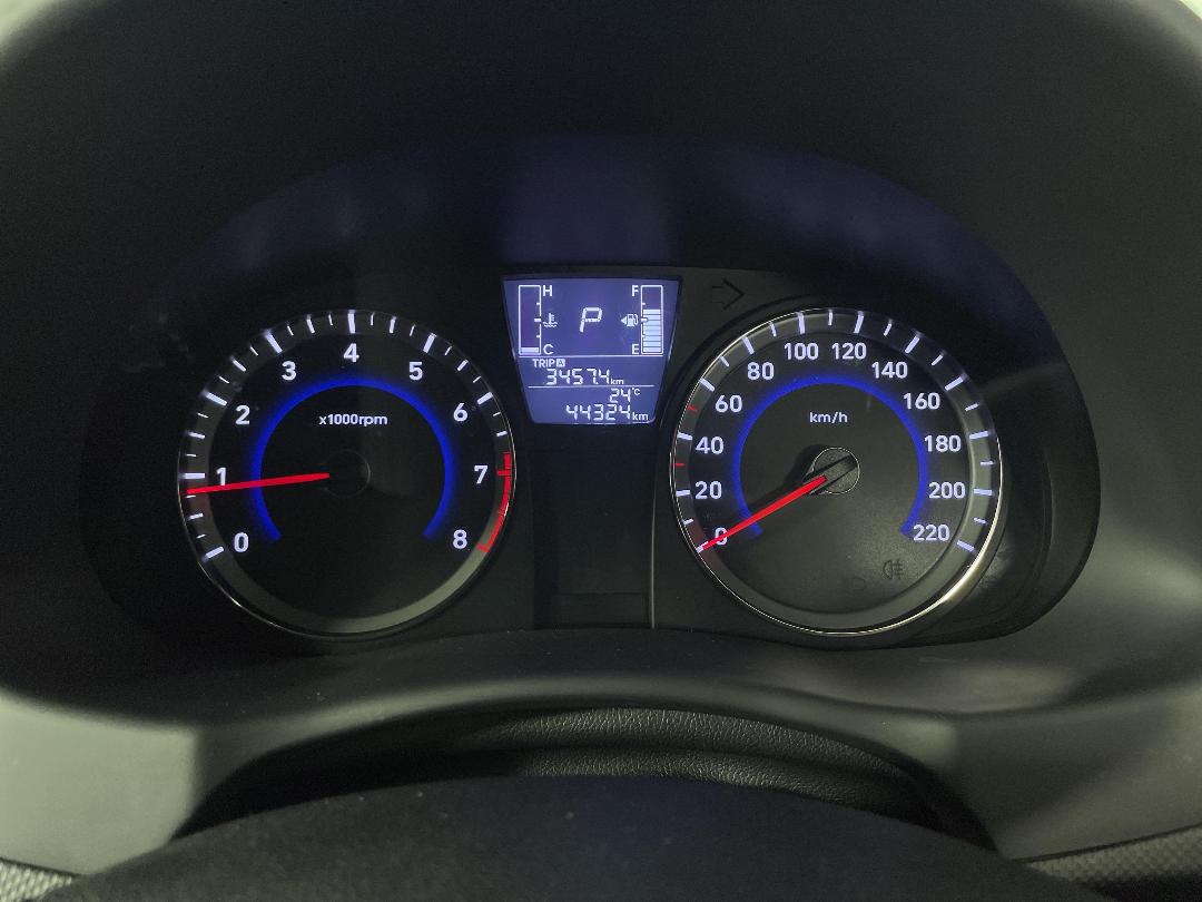 Photo '21' of Hyundai Accent